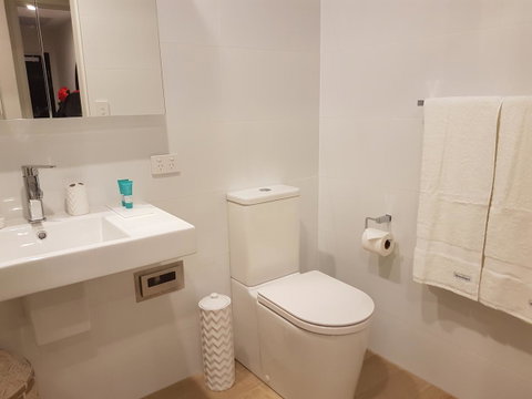 Arena Luxury Beachfront Apartment - Stayed 30