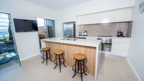 SUNSET@CORLETTE - Stayed 6