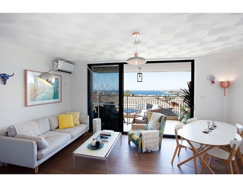 Ocean Views And Sea Breezes Over Bondi Beach - Stayed 0