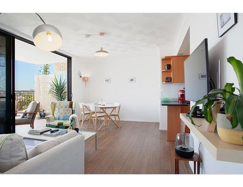 Ocean Views And Sea Breezes Over Bondi Beach - Stayed 16