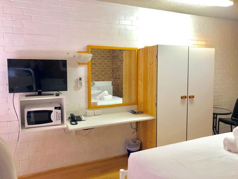 Marco Polo Motor Inn Sydney - Stays Accommodation 11