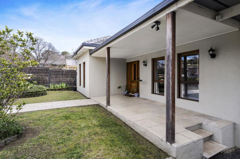 The Spa Cottage With HotTub, Netflix & Stan - Stayed 17