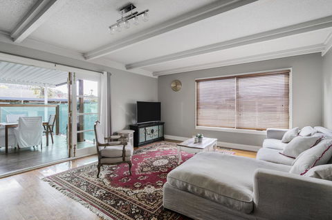 The Spa Cottage With HotTub, Netflix & Stan - Stayed 25