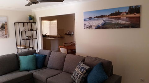 Twin Palms Holiday House At Lighthouse - Stays Accommodation 9