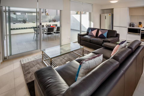 Hamilton Executive Apartments - Stays Accommodation 23