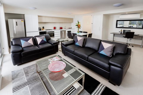 Hamilton Executive Apartments - Stays Accommodation 35