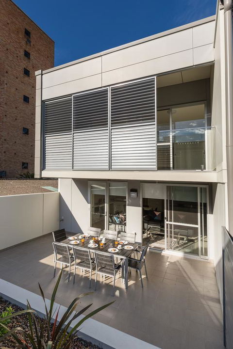 Hamilton Executive Apartments - Stays Accommodation 2