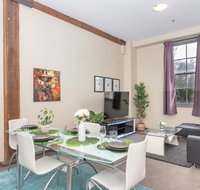 Classic 2 BR Apt in Pyrmont - Stayed