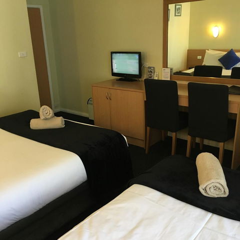 Sky Rider Motor Inn - Stayed 27