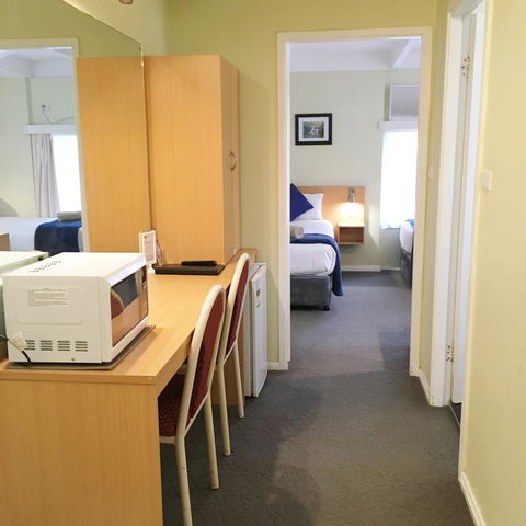 Sky Rider Motor Inn - Stayed 36