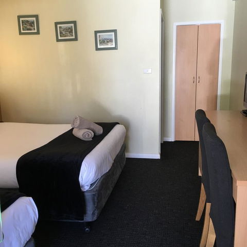 Sky Rider Motor Inn - Stayed 26