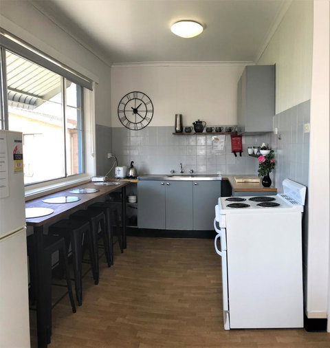 Kon Tiki Apartments - Stayed 7