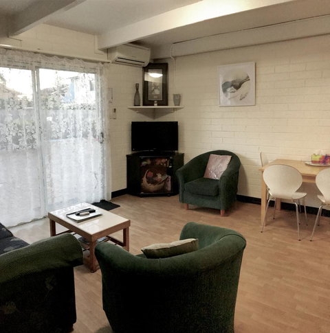 Kon Tiki Apartments - Stayed 11