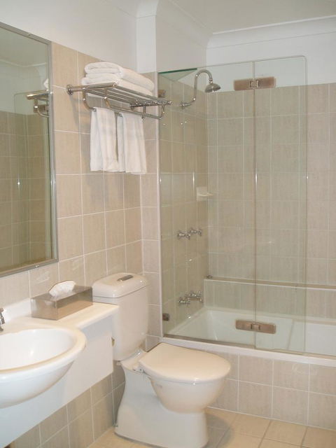 Carlyle Suites & Apartments - Stayed 22