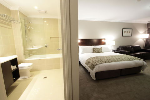 Carlyle Suites & Apartments - Stayed 10