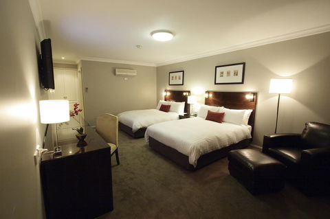 Carlyle Suites & Apartments - Stayed 11