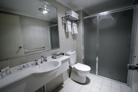 Carlyle Suites & Apartments - Stayed 7