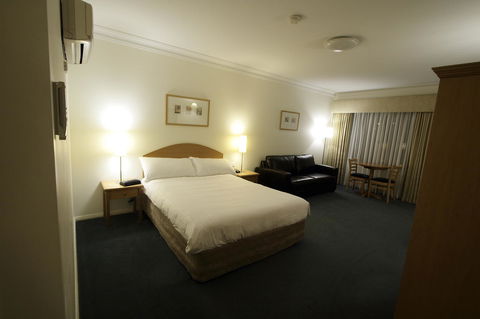 Carlyle Suites & Apartments - Stayed 5