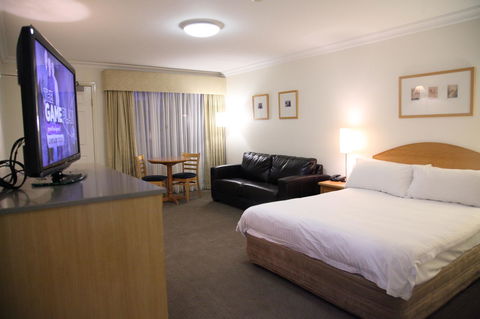 Carlyle Suites & Apartments - Stayed 17