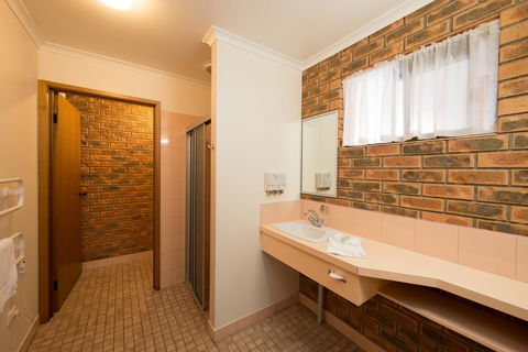 Hume Country Motor Inn - Stayed 28