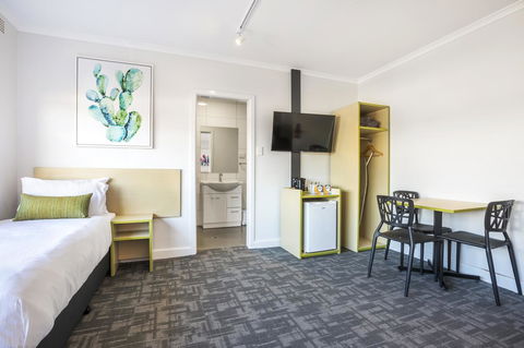 Nightcap At Hume Hotel - Stayed 16