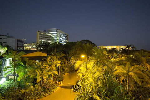 Palms City Resort - Stayed 42