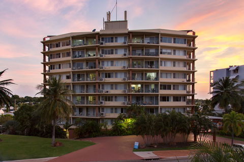 Cullen Bay Resorts - Stayed 12