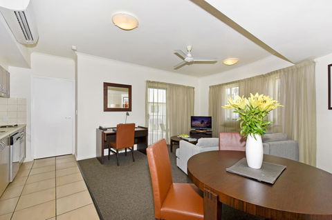 Metro Advance Apartments & Hotel - Stayed 16