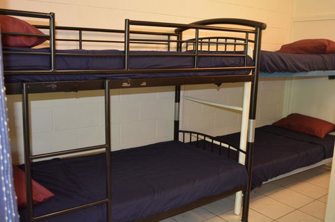 Frogs-Hollow Backpackers - Stayed 7