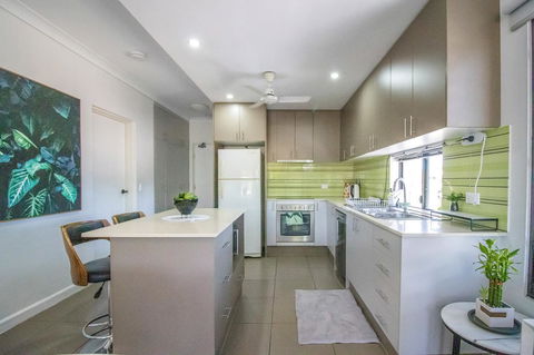 ZEN QUEST - The NOMADS PAD Near Nightcliff Markets & Sunset Foreshore - Stayed 26