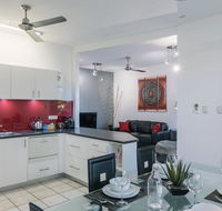 CitySide Apartment - 2 Bedroom with Private Courtyard - Stayed