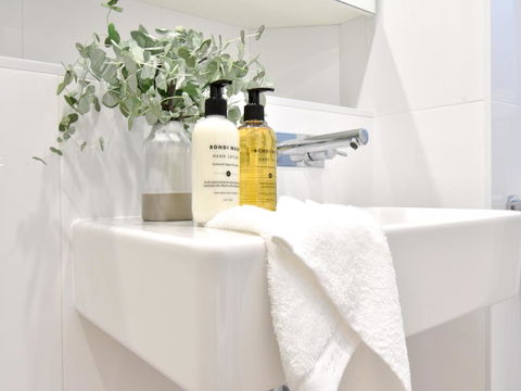 BONDI BEACH PAD-hosted By:L'Abode Accommodation - Stayed 2