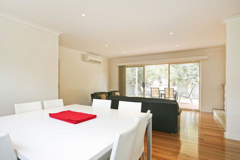 Boston Beach House 46 - Stays Accommodation 3