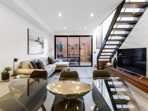 Boutique Stays - County Down, Contemporary Port Melbourne Home - Stayed 0