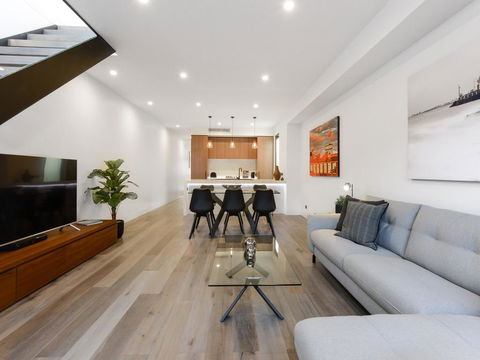 Boutique Stays - County Down, Contemporary Port Melbourne Home - Stayed 2
