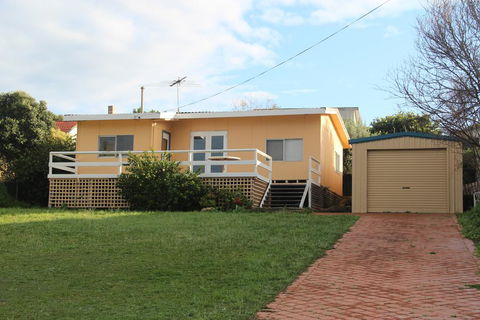 Brandis Beach House - Stays Accommodation 0