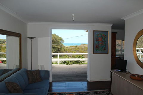 Brandis Beach House - Stays Accommodation 1