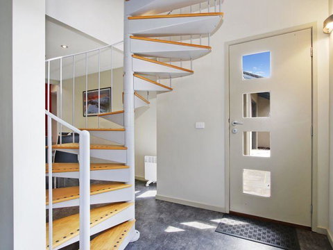 Breakaway Bright - Superb Townhouse - Stayed 2