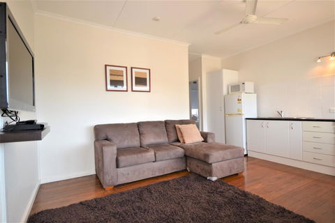 Breakers 2 2 Hill Street - Stays Accommodation 1