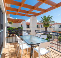 Breakers Block 3 - Unit 2 - Pool in complex - across the road from the beach - Stays Accommodation
