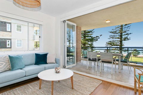 Breath-taking Ocean Front Apartment - Stayed 0