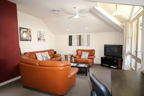 Briars Country Lodge - Stays Accommodation 3