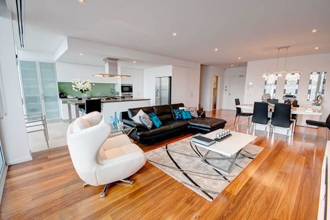 Bridgepoint 106 - Stays Accommodation 0