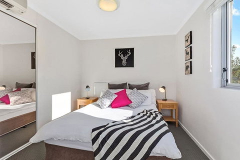 Bright Central Pad With Rooftop Pool, Gym & Parking - Stayed 2