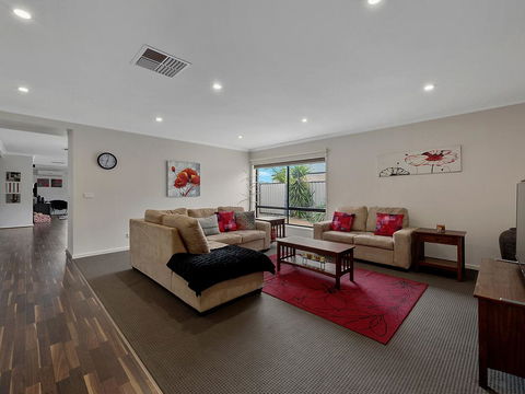 Bundalong On Clarke St - Stayed 3