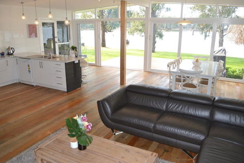 Bundalong Waterfront- 28 Graham Ave, Bundalong - Stayed 2