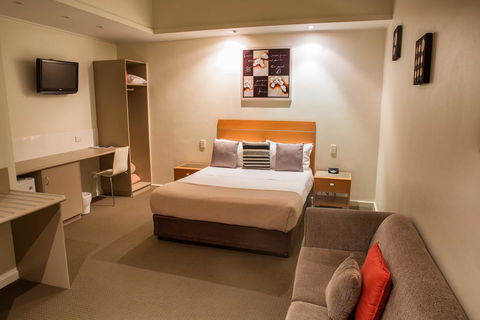 Burkes Hotel Motel - Stayed 0
