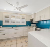 Burkeys 5 Main Street - Stays Accommodation