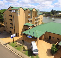 Burnett Riverside Hotel - Stays Accommodation
