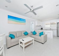 Burraneer  Corlette - Stays Accommodation
